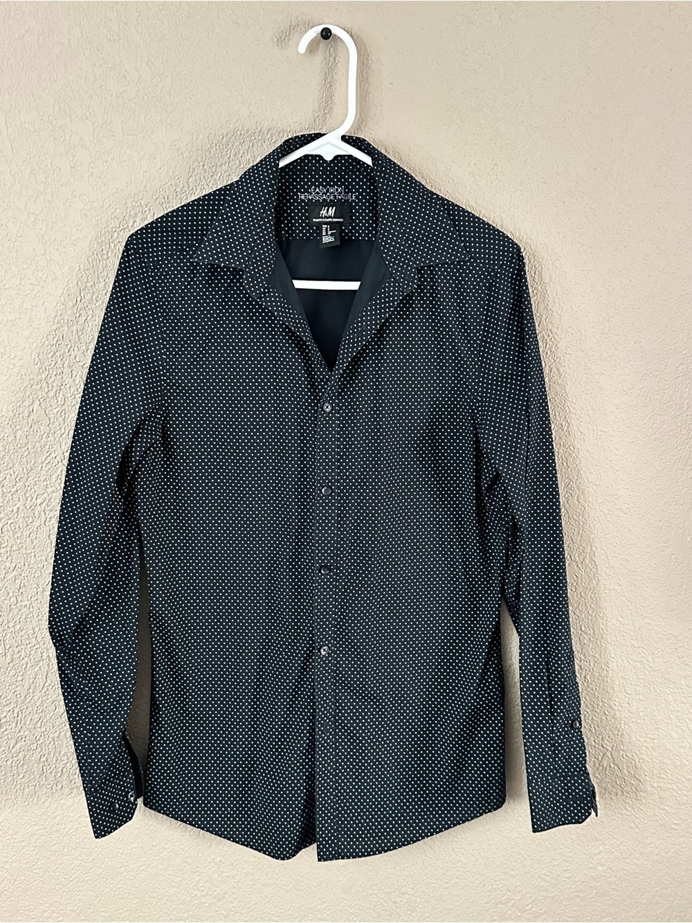 H&M Men's Slim Fut Micro Dot Button-Up Shirt